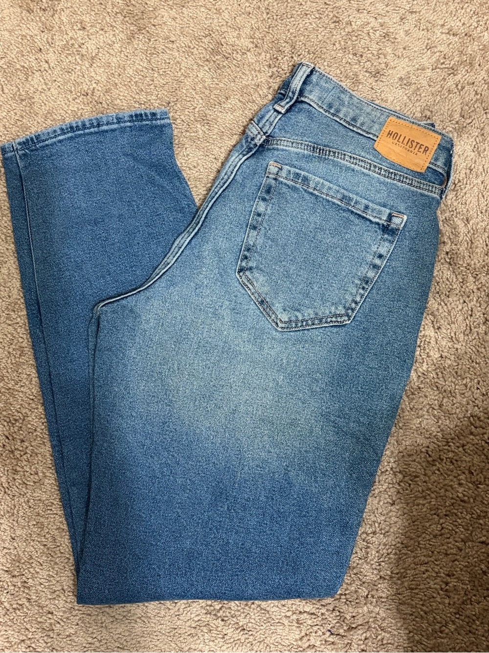 Hollister Medium Blue Denim Jeans High Rise Curvy Mom (119)